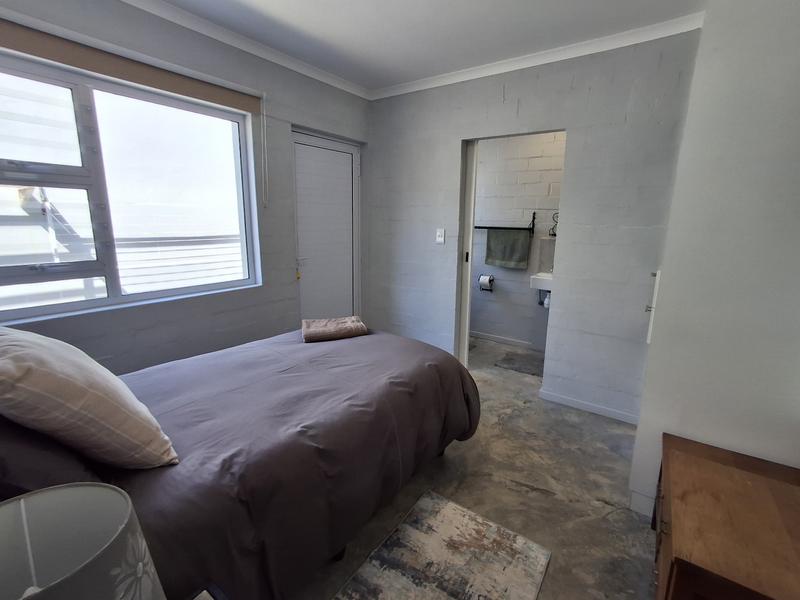 To Let 4 Bedroom Property for Rent in Britannia Bay Western Cape